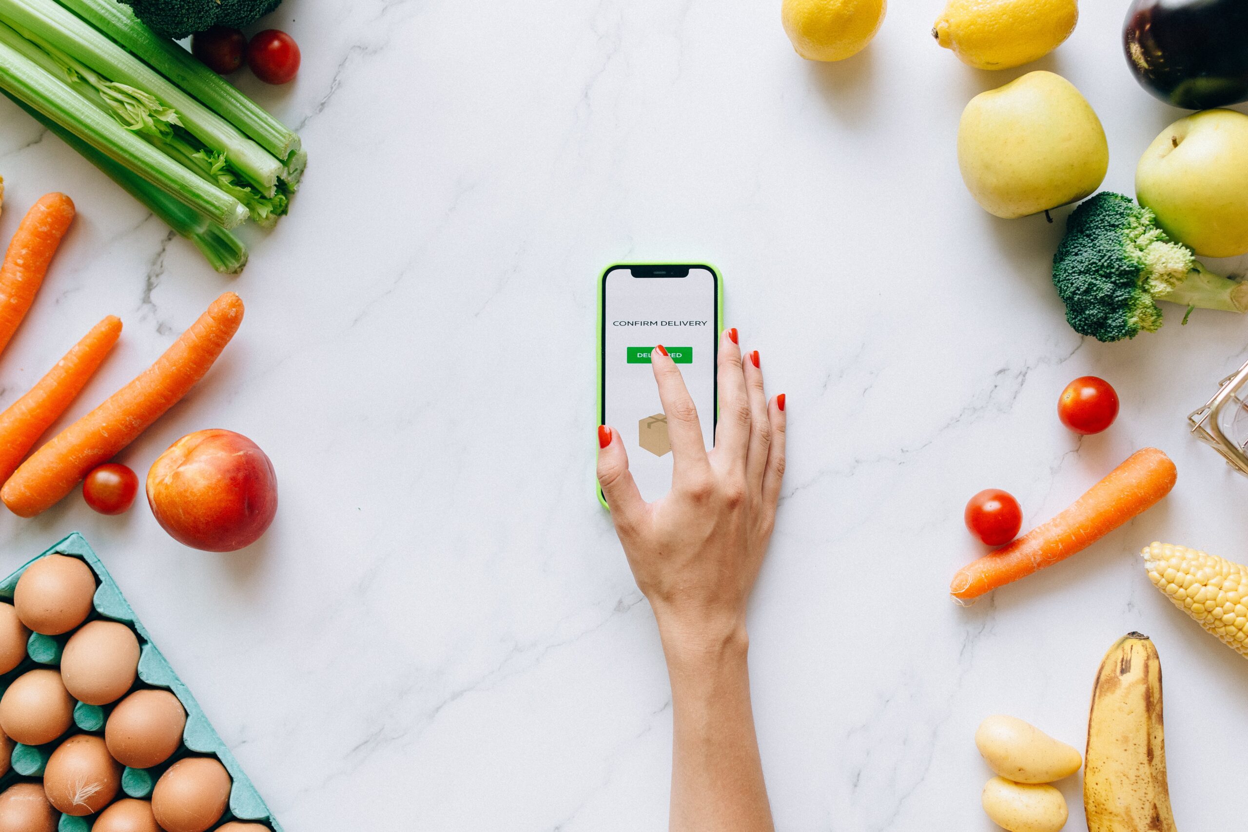 pexels-nataliya-vaitkevich-8939505 food delivery